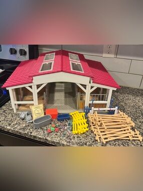 Schleich Horse Club Riding Centre Interactive Playset (model 42344) Retired